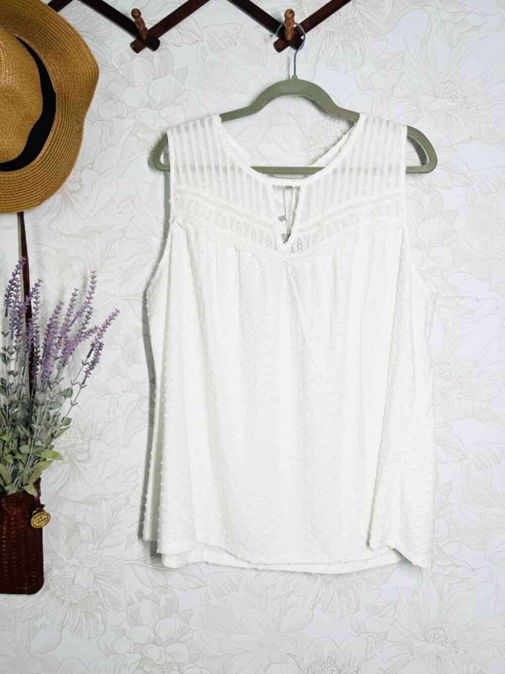 Daniel Rainn White Sleeveless Swiss Dot Textured Lace Accent Tank Top 2X
